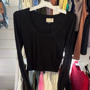 Universal Thread Black Long Sleeve Tee